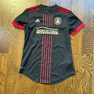 Atlanta United jersey - women small